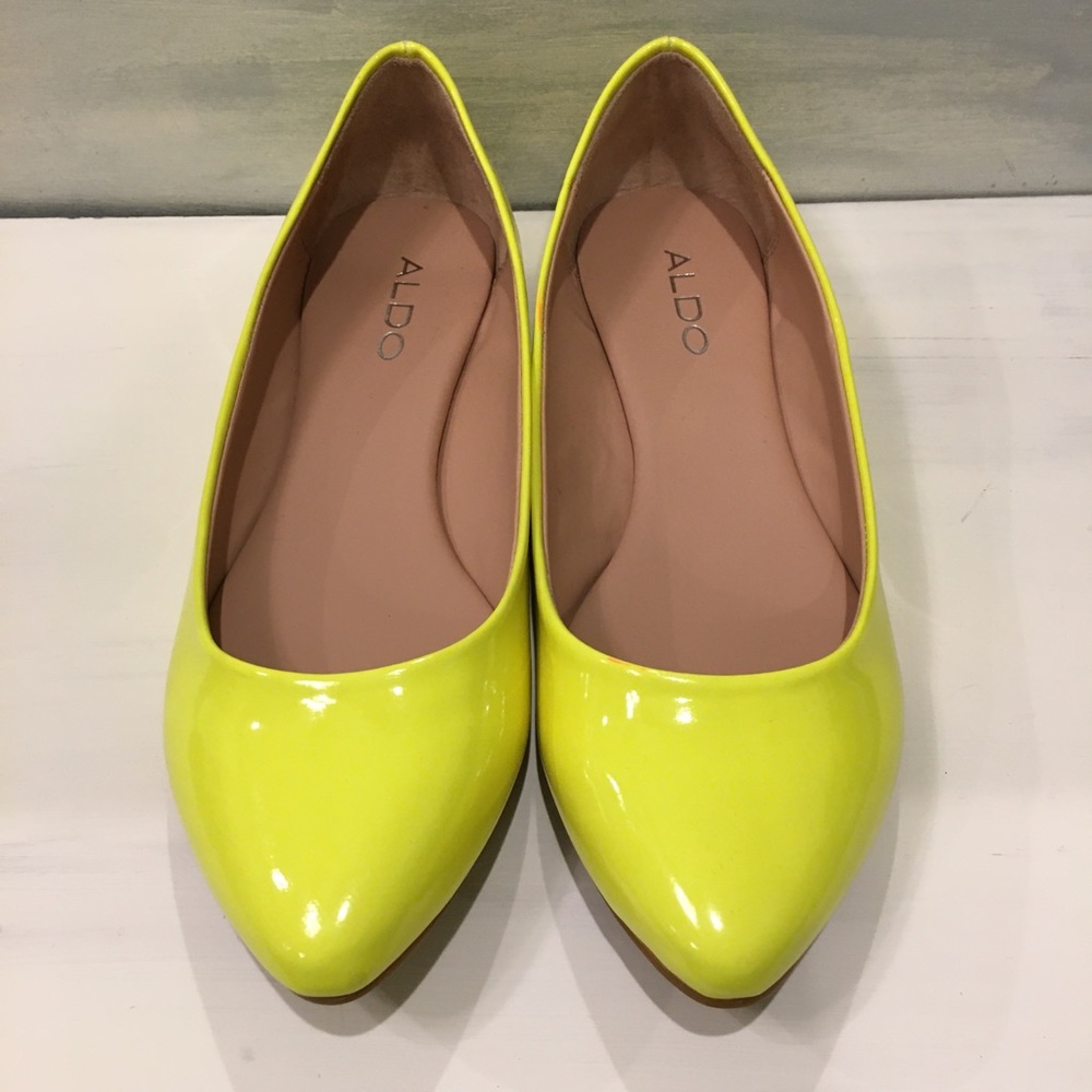 Neon yellow patent pointed Aldo flats